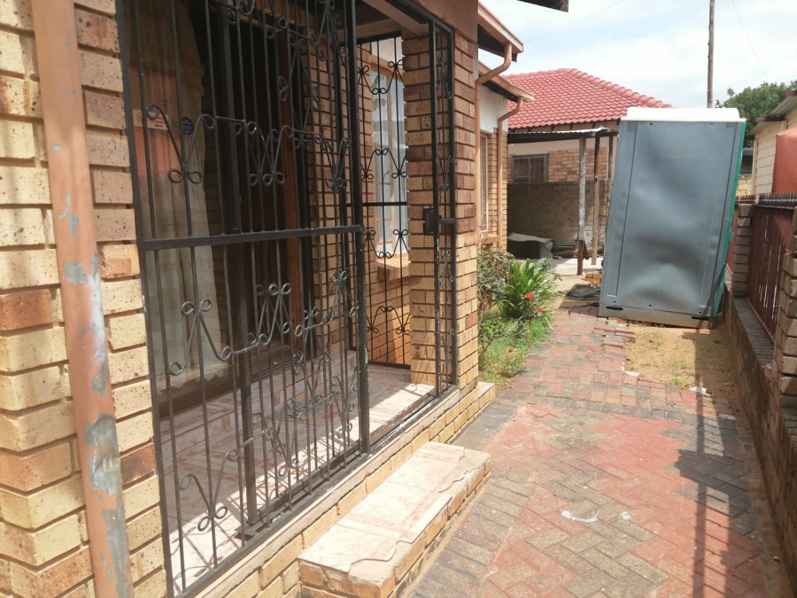 4 Bedroom Property for Sale in Geelhoutpark North West